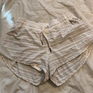 Lululemon Hotty Hot short